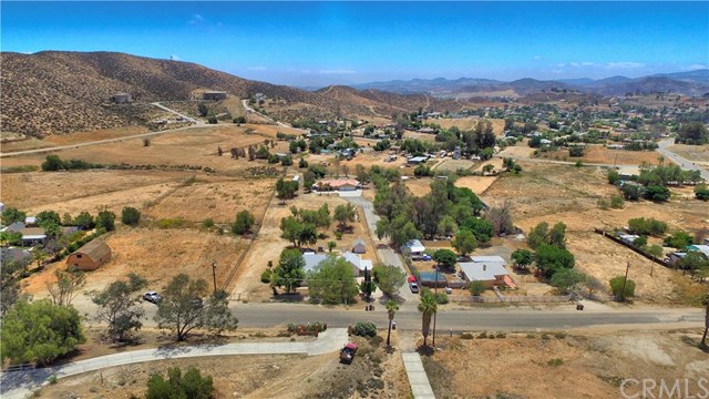 24365 N Canyon Dr, Quail Valley, CA 92587 MLS# SW16109047 - Movoto