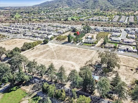 2740 Hecker Pass Rd, Gilroy, CA 95020 photo 4
