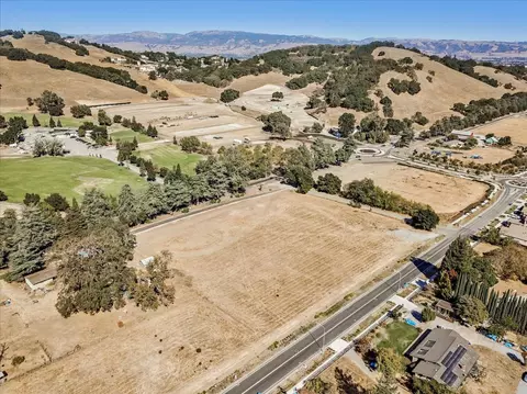 2740 Hecker Pass Rd, Gilroy, CA 95020 photo 14