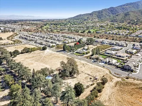 2740 Hecker Pass Rd, Gilroy, CA 95020 photo 7