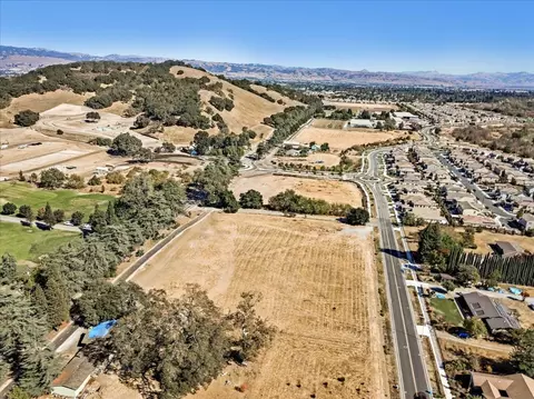 2740 Hecker Pass Rd, Gilroy, CA 95020 photo 12