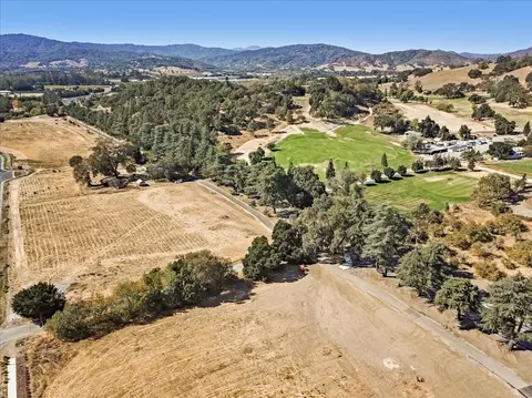 2740 Hecker Pass Rd, Gilroy, CA 95020 photo 2