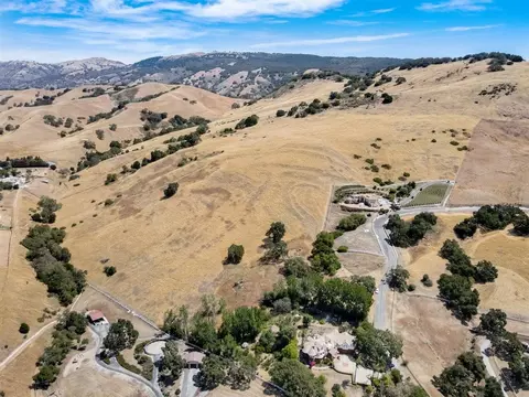 2547 Butch Dr, Gilroy, CA 95020 photo 1