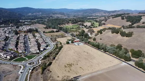 2480 Hecker Pass Rd, Gilroy, CA 95020 photo 7