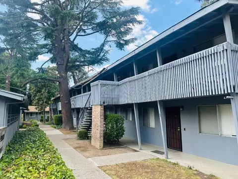 1707 W Swain Rd 10, Stockton, CA 95207