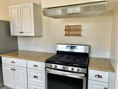 119 E San Luis St, Salinas, CA 93901 photo 8