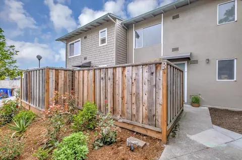 180 Dakota Ave R, Santa Cruz, CA 95060