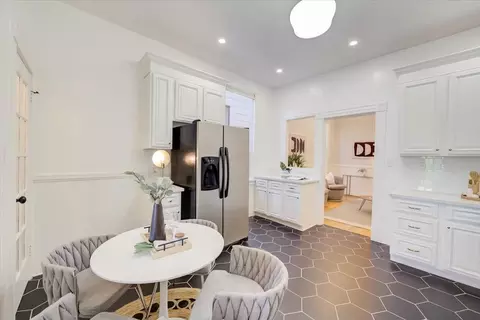 Bath - 2662 22nd St A, San Francisco, CA 94110 photo 1 of 7