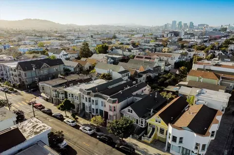 View/Area - 2662 22nd St A, San Francisco, CA 94110 photo 2 of 4