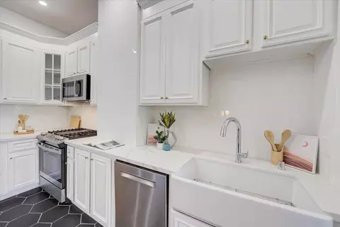 Kitchen - 2662 22nd St A, San Francisco, CA 94110 photo 4 of 7