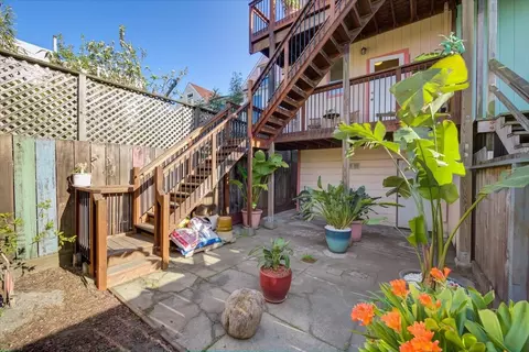 Exterior - 2662 22nd St A, San Francisco, CA 94110 photo 4 of 8