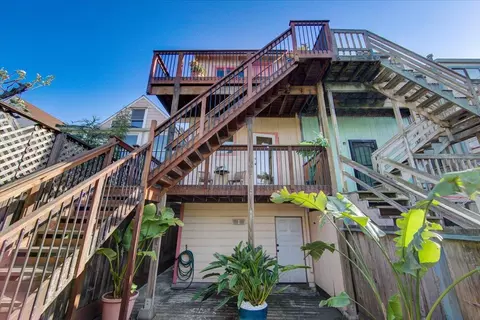 Exterior - 2662 22nd St A, San Francisco, CA 94110 photo 5 of 8