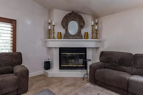 Living - 17520 Foothill Cir, Salinas, CA 93908 photo 7 of 8