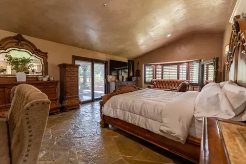 Bedroom - 17520 Foothill Cir, Salinas, CA 93908 photo 8 of 8