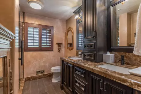 Bath - 17520 Foothill Cir, Salinas, CA 93908 photo 1 of 6