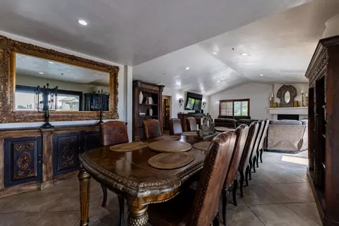Dining - 17520 Foothill Cir, Salinas, CA 93908 photo 3 of 3