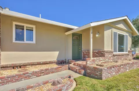215 Encinada Dr, Salinas, CA 93901 photo 3
