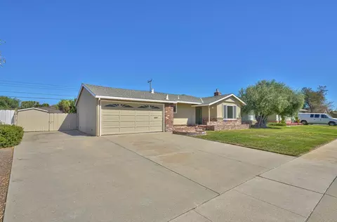 215 Encinada Dr, Salinas, CA 93901 photo 2