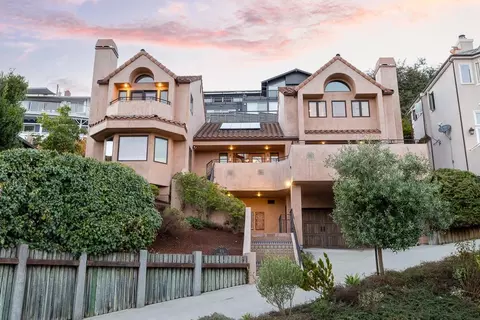 814 Escalona Dr, Santa Cruz, CA 95060