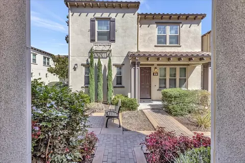 92 Catania Cmn, Fremont, CA 94536
