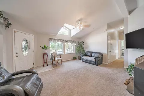 9505 Pollock Ln, Salinas, CA 93907 photo 4