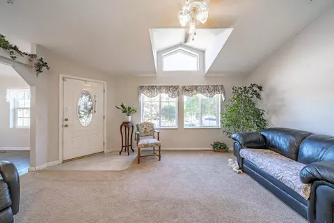 9505 Pollock Ln, Salinas, CA 93907 photo 5