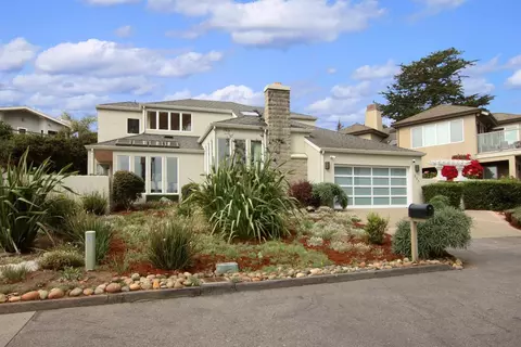 375 Coastview Dr, Santa Cruz, CA 95062
