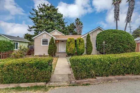 1075 Lewis Cir, Santa Cruz, CA 95062