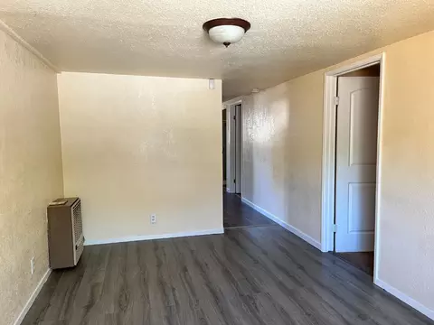 142 E Coolidge Ave, Modesto, CA 95350 photo 1