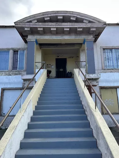 630 Harbour Way, Richmond, CA 94801