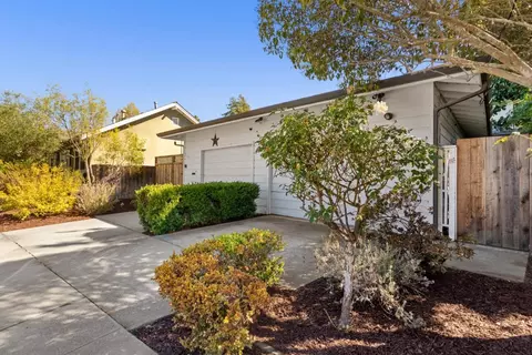 212 Hanover St, Santa Cruz, CA 95062
