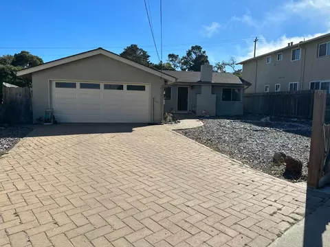 1103 Mcclellan Ave, Monterey, CA 93940 photo 2