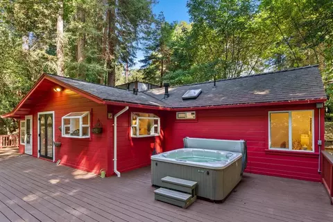 11 Glen Canyon Rd, Santa Cruz, CA 95060