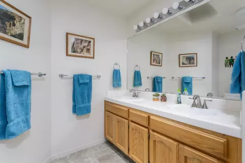 1137 N Carey Ave, Clovis, CA 93611 photo 16