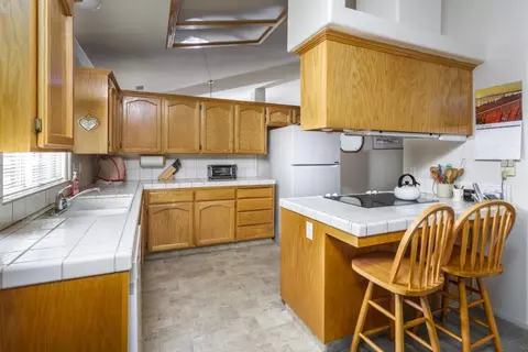 1137 N Carey Ave, Clovis, CA 93611 photo 8
