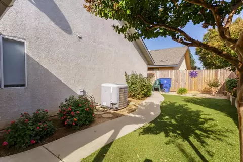 1137 N Carey Ave, Clovis, CA 93611 photo 25