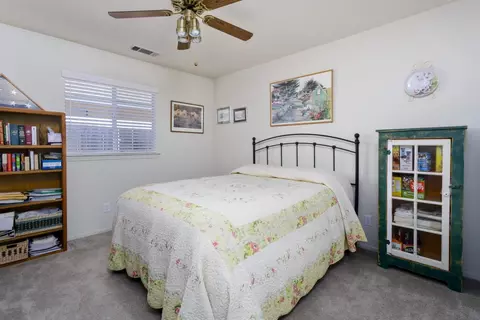 1137 N Carey Ave, Clovis, CA 93611 photo 14