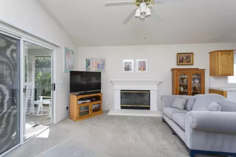 1137 N Carey Ave, Clovis, CA 93611 photo 9
