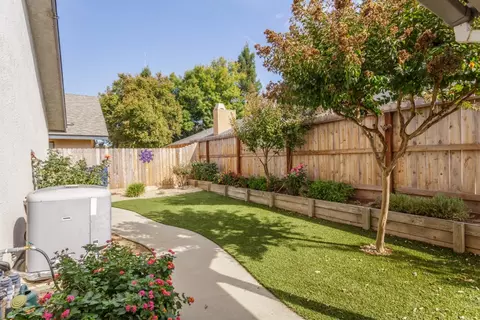 1137 N Carey Ave, Clovis, CA 93611 photo 24