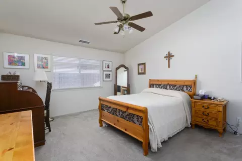 1137 N Carey Ave, Clovis, CA 93611 photo 10