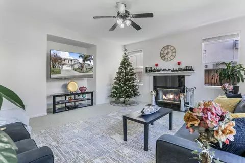 Living - 2885 Funston Ct, Tracy, CA 95377 photo 3 of 4