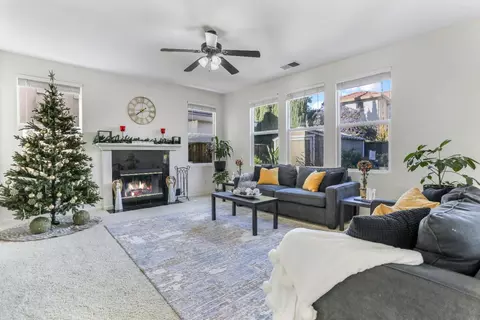 Living - 2885 Funston Ct, Tracy, CA 95377 photo 2 of 4