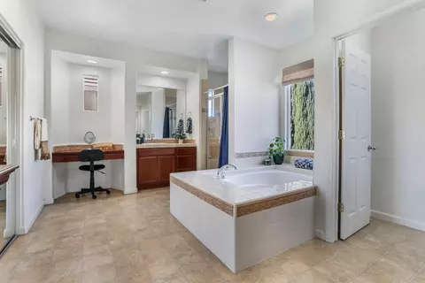 Bath - 2885 Funston Ct, Tracy, CA 95377 photo 3 of 7