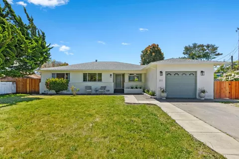 211 Pendegast Ave, Santa Cruz, CA 95060