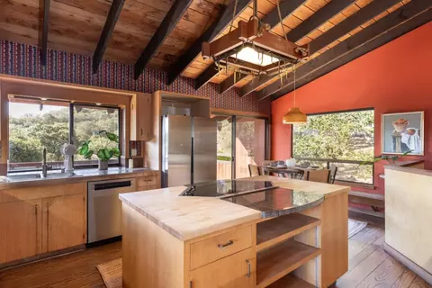 Kitchen - 61 Corral De Tierra Rd, Salinas, CA 93908 photo 2 of 3