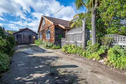 635 36th Ave, Santa Cruz, CA 95062