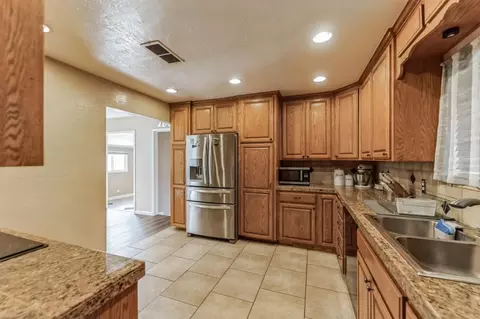 1712 Thorsen Ave, Modesto, CA 95355 photo 3