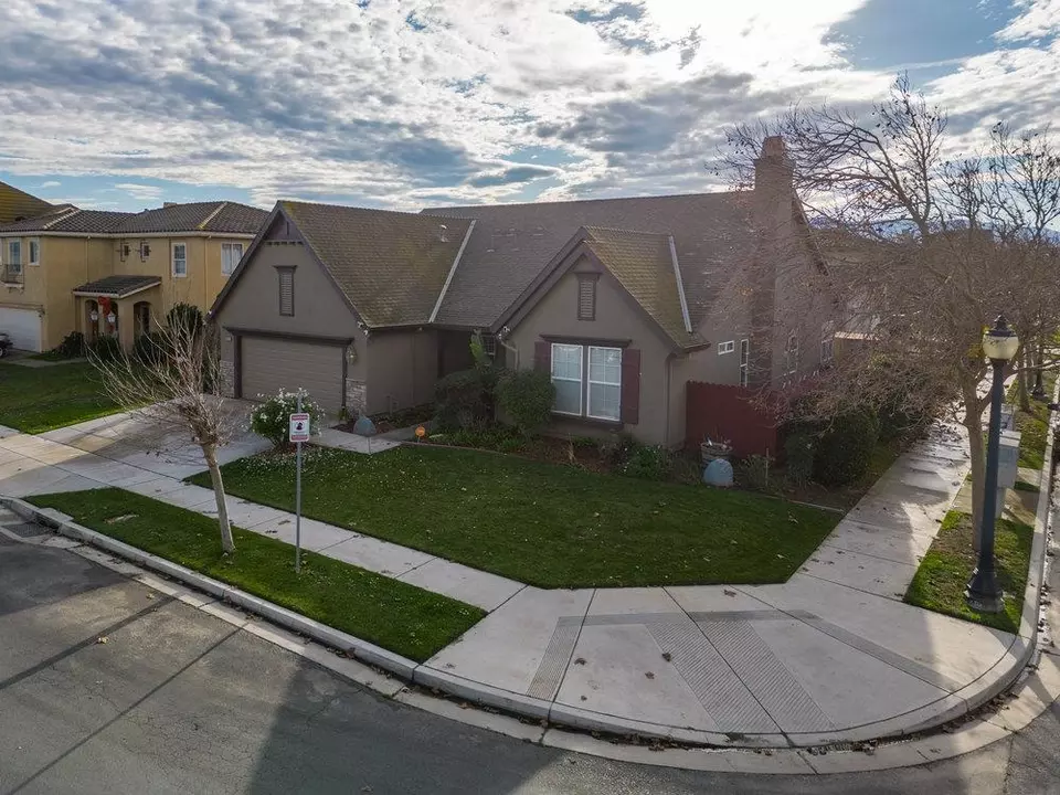 243 Alves Ln, Greenfield, CA 93927 38 Photos Movoto