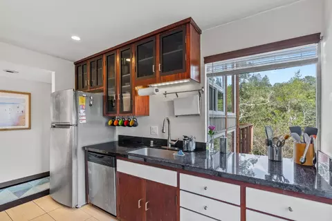Kitchen - 195 Nehf Ln, Soquel, CA 95073 photo 3 of 4
