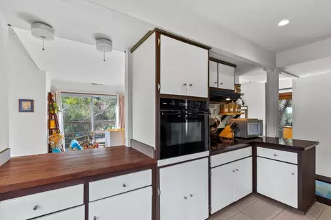 Kitchen - 195 Nehf Ln, Soquel, CA 95073 photo 4 of 4